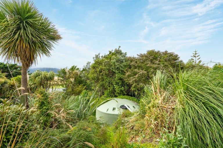 Photo of property in 22 Whangaimoana Beach Road, Whangaimoana, Featherston, 5772