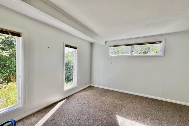 Photo of property in 18 Deller Grove, Silverstream, Upper Hutt, 5019