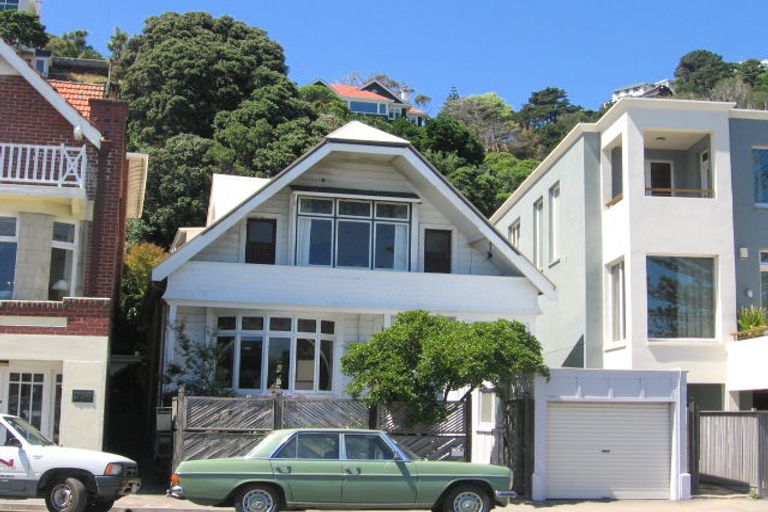 Photo of property in 294 Oriental Parade, Oriental Bay, Wellington, 6011