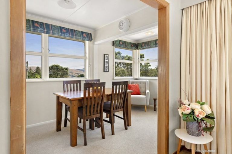 Photo of property in 53 Catherine Crescent, Paparangi, Wellington, 6037