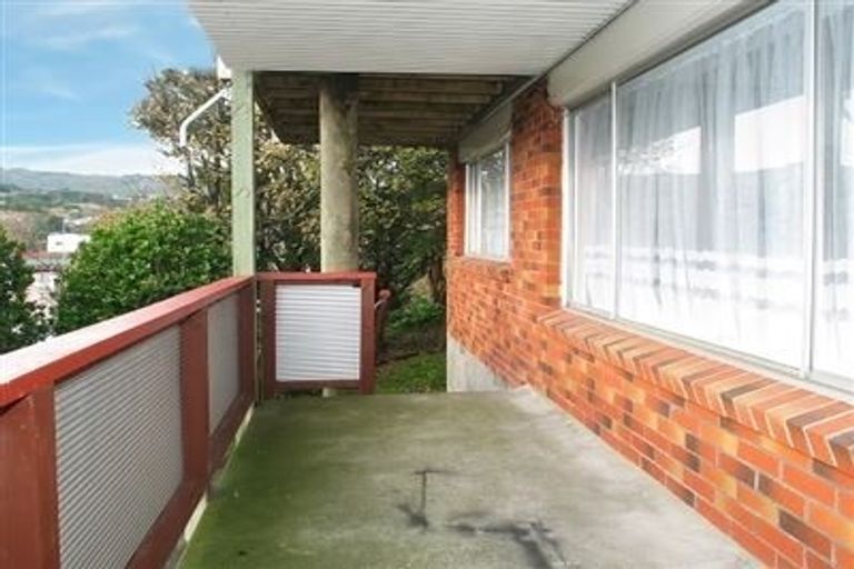Photo of property in 2/153 Main Road, Tawa, Wellington, 5028