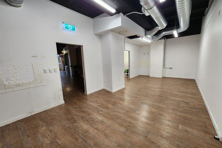 Photo of property in Breeze Plaza, 1001/57 Manners Street, Te Aro, Wellington, 6011