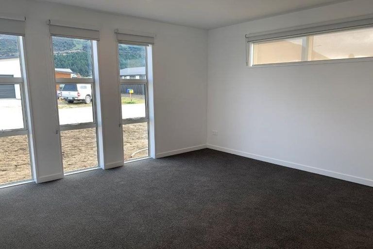 Photo of property in 5 Pennycook Place, Lake Hawea, Wanaka, 9382