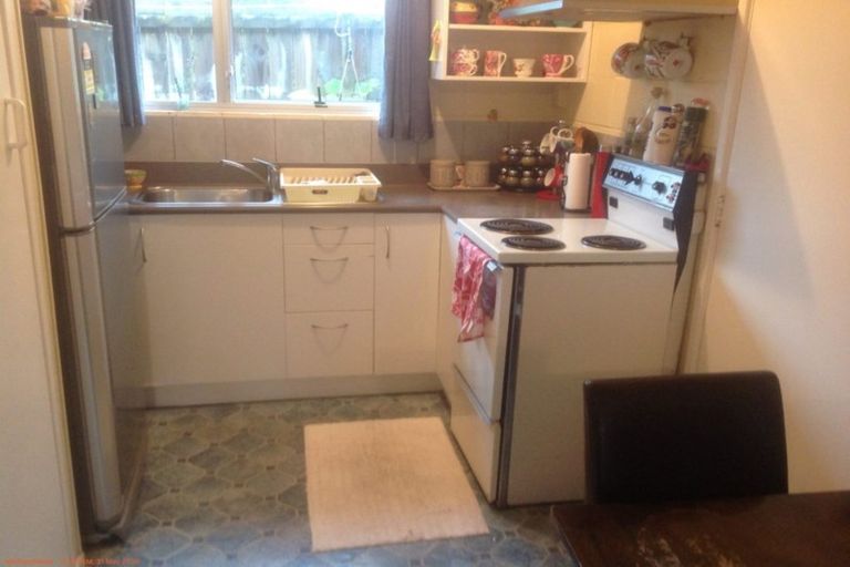 Photo of property in 2/23 Tane Street, New Lynn, Auckland, 0600