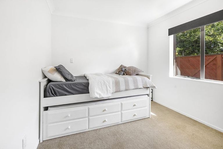 Photo of property in 18 Longwood Place, Harrowfield, Hamilton, 3210