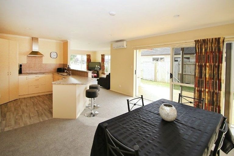 Photo of property in 11 Grabella Place, Papamoa Beach, Papamoa, 3118