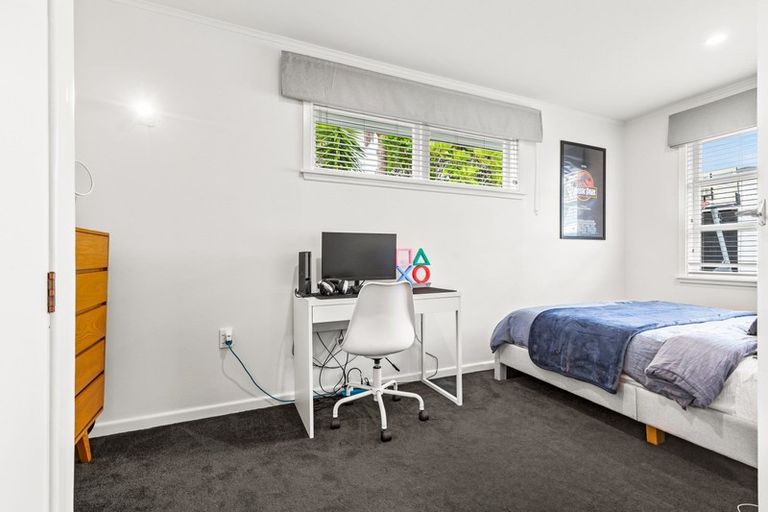 Photo of property in 1 Allington Road, Massey, Auckland, 0614