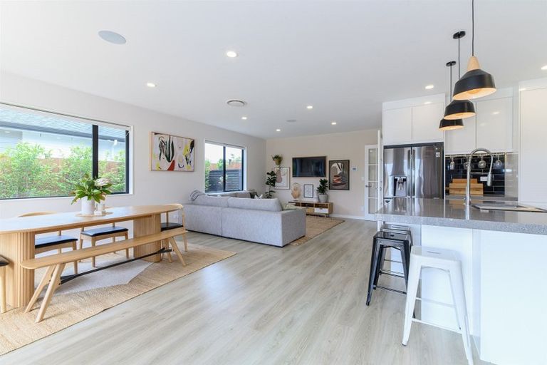 Photo of property in 14 Walter Ruddock Avenue, Kumeu, 0810