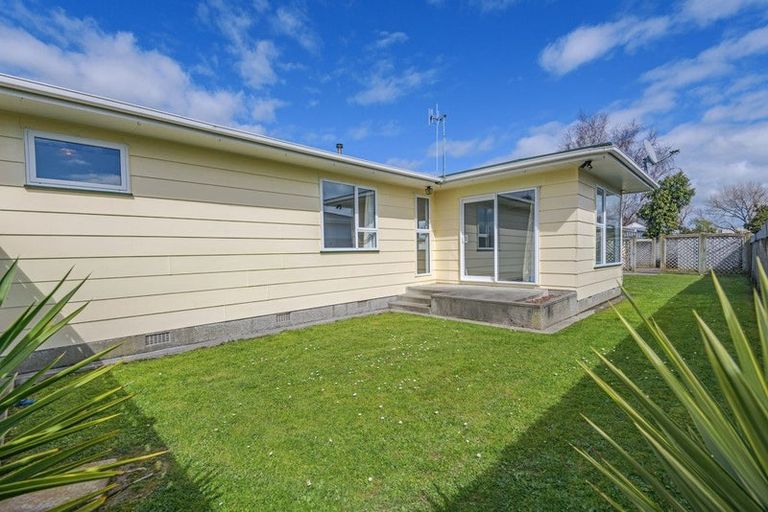 Photo of property in 18 Acacia Street, Kelvin Grove, Palmerston North, 4414
