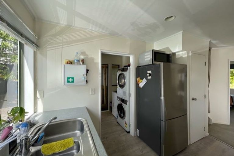 Photo of property in 2/18 Verbena Road, Birkdale, Auckland, 0626