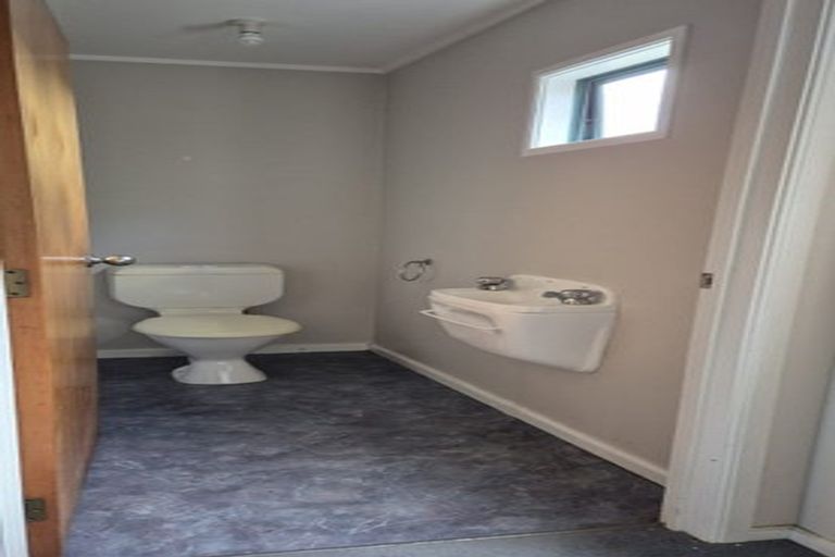 Photo of property in 2/485 Don Buck Road, Massey, Auckland, 0614