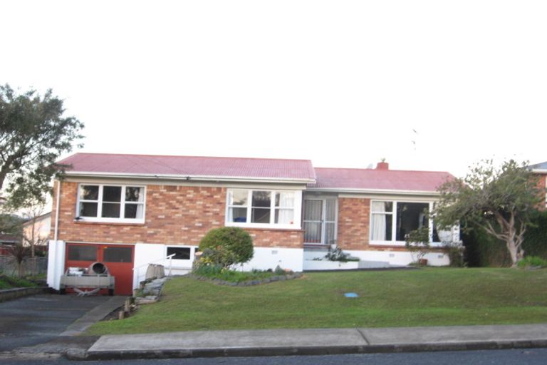 Photo of property in 36 Lynmore Drive, Hillpark, Auckland, 2102