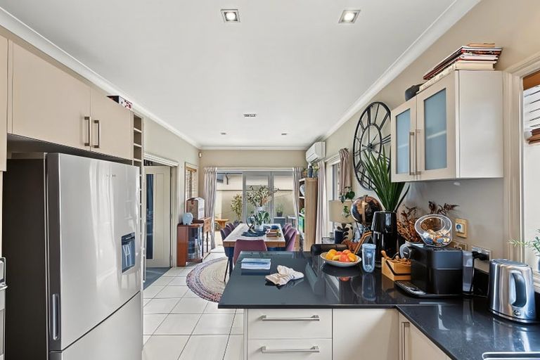 Photo of property in 38 Aikmans Road, Merivale, Christchurch, 8014