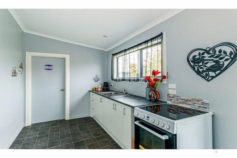 Photo of property in 12 James Street, Waimate, 7980