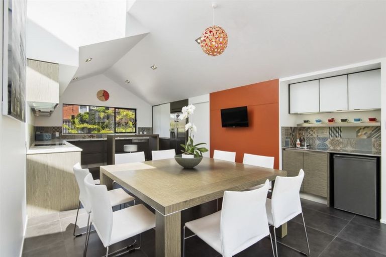 Photo of property in 7 Rangitoto Terrace, Milford, Auckland, 0620