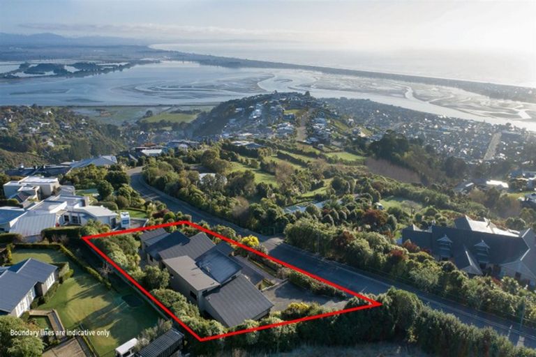 Photo of property in 158 Glenstrae Road, Redcliffs, Christchurch, 8081