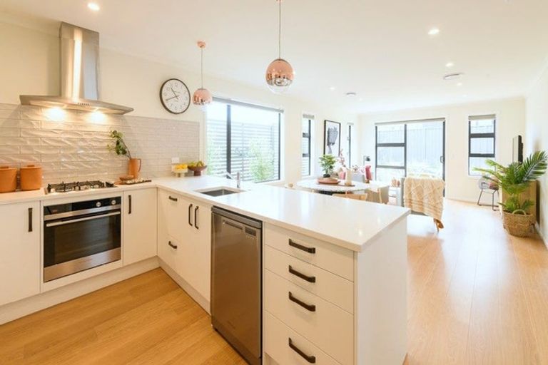 Photo of property in 67 Hokioi Drive, Kenepuru, Porirua, 5022