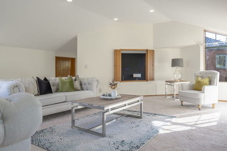 Photo of property in 42 Penguin Drive, Murrays Bay, Auckland, 0630