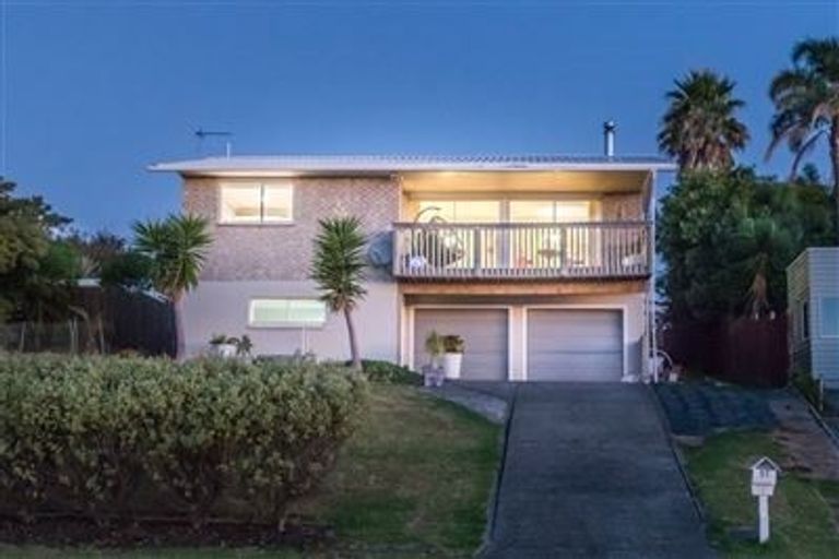 Photo of property in 57 Pacific Parade, Army Bay, Whangaparaoa, 0930