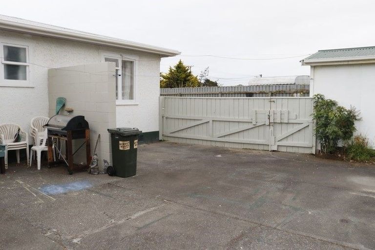 Photo of property in 38 Polson Street, Castlecliff, Whanganui, 4501