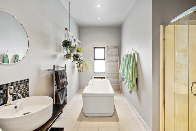 Photo of property in 1 Grey Street, Bay View, Napier, 4104