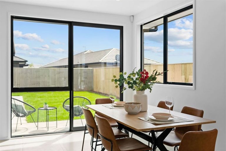 Photo of property in 21 Te Repo Drive, Halswell, Christchurch, 8025