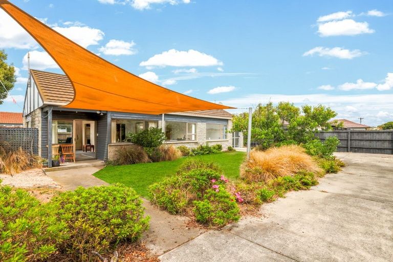 Photo of property in 14 Howe Street, New Brighton, Christchurch, 8083