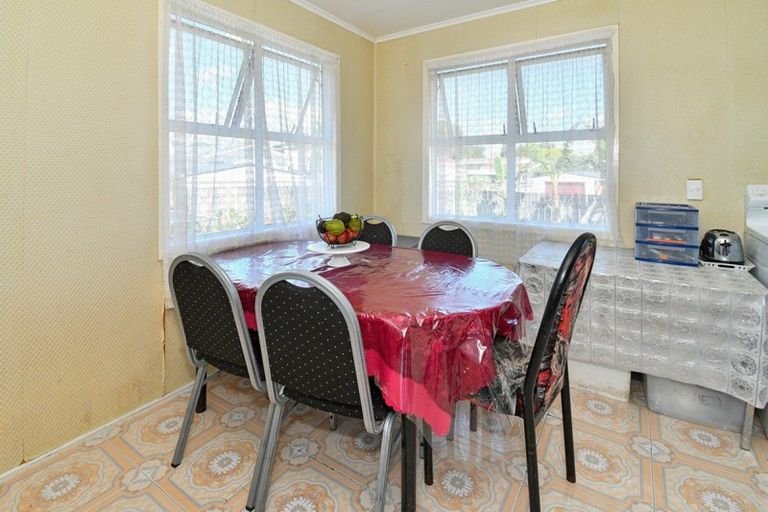 Photo of property in 208 Russell Road, Manurewa, Auckland, 2102