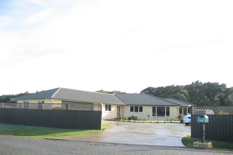 Photo of property in 35 Raeburn Avenue, Otatara, Invercargill, 9879