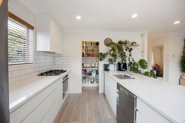 Photo of property in 11 Westney Place, Forest Lake, Hamilton, 3200