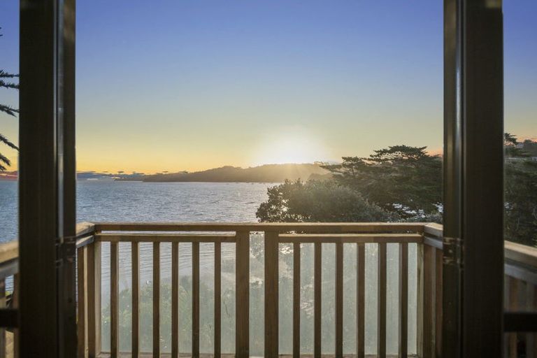 Photo of property in 24 Miami Avenue, Surfdale, Waiheke Island, 1081