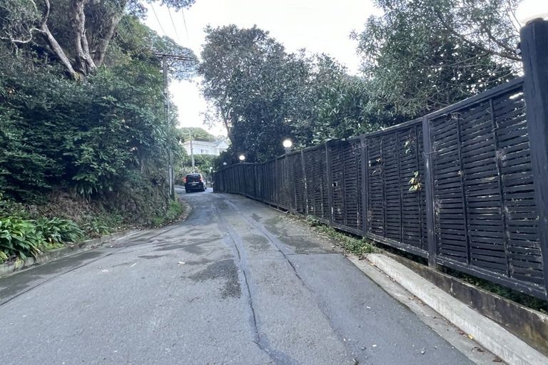 Photo of property in 4 Rangiora Avenue, Kaiwharawhara, Wellington, 6035