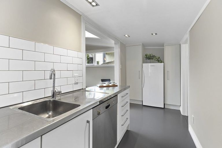 Photo of property in 32 Holloway Road, Aro Valley, Wellington, 6021