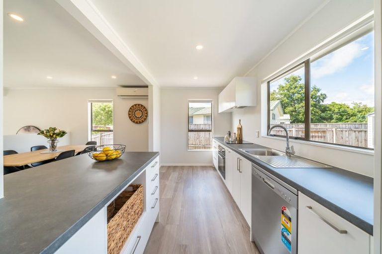 Photo of property in 4 Igloo Place, Red Hill, Papakura, 2110