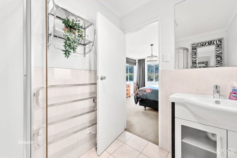 Photo of property in 15 Frankie Stevens Place, Riverstone Terraces, Upper Hutt, 5018