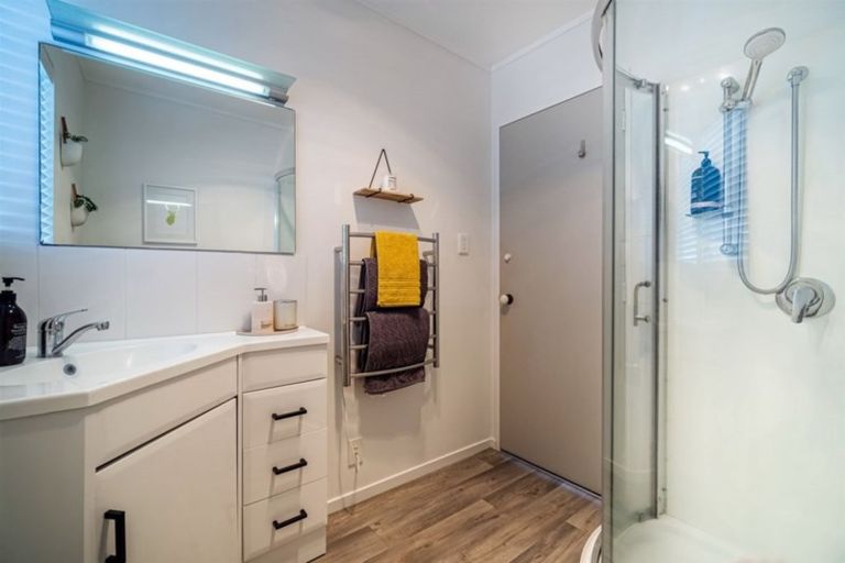 Photo of property in 3/211 Onewa Road, Birkenhead, Auckland, 0626