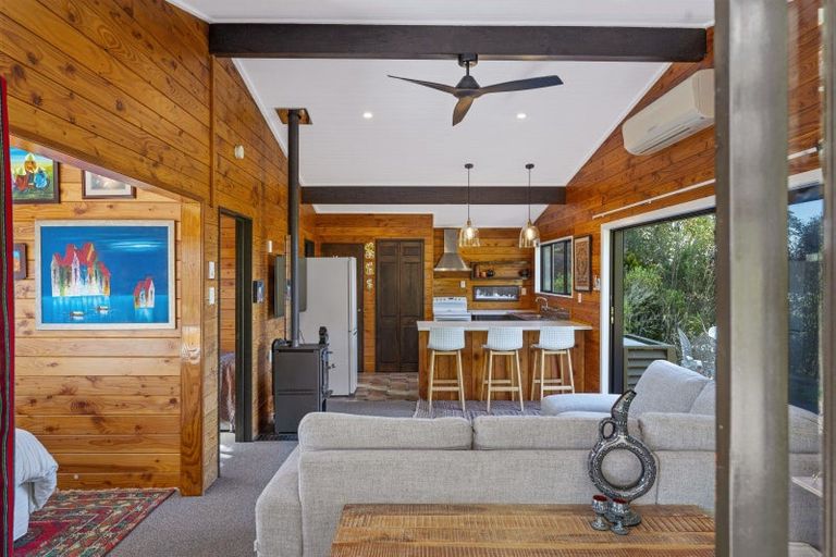 Photo of property in 18 Whakaroa Road, Kinloch, Taupo, 3385