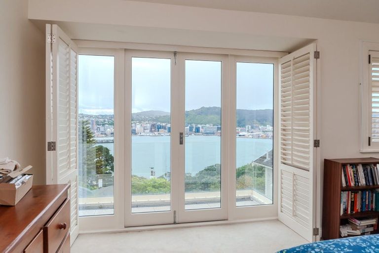 Photo of property in 60 The Crescent, Roseneath, Wellington, 6011