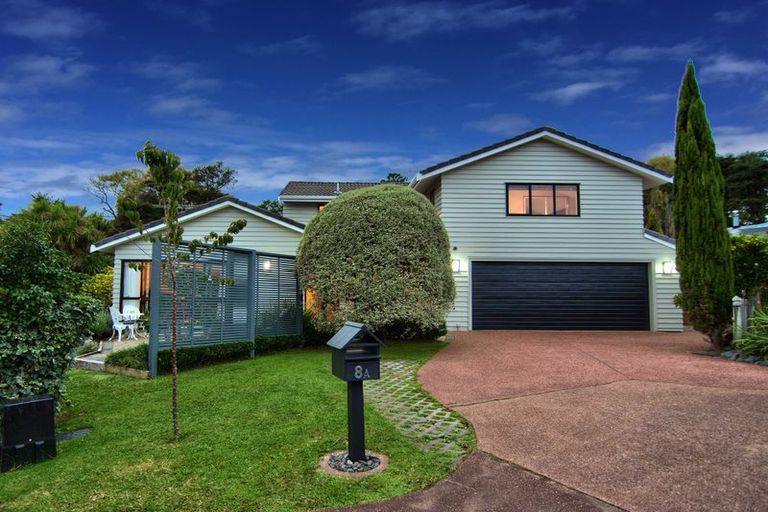 Photo of property in 8a Woodfern Crescent, Titirangi, Auckland, 0604