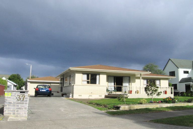 Photo of property in 37 Donegal Crescent, Tamatea, Napier, 4112