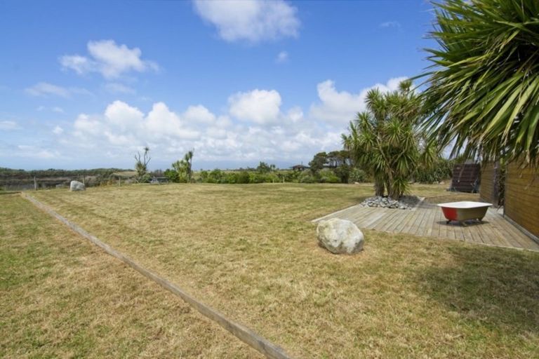 Photo of property in 20 Clifftop Lane, Cape Foulwind, 7892