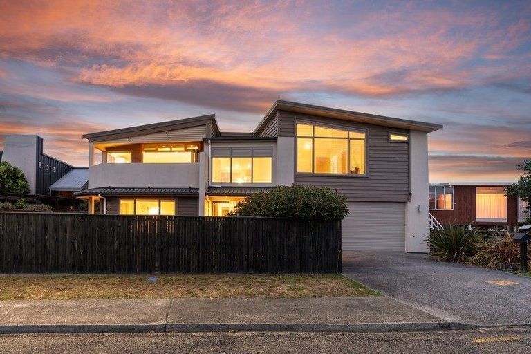 Photo of property in 9 Newry Road, Raumati Beach, Paraparaumu, 5032