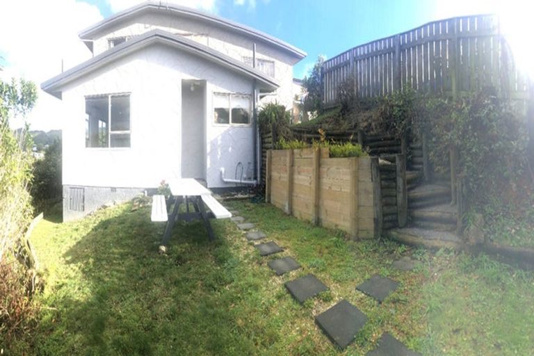 Photo of property in 15b Lenox Grove, Johnsonville, Wellington, 6037