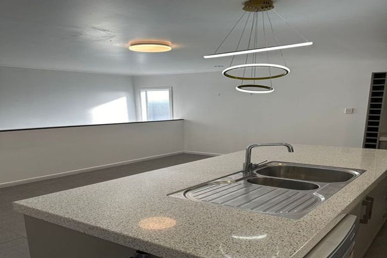 Photo of property in 24 Spencer Road, Pinehill, Auckland, 0632