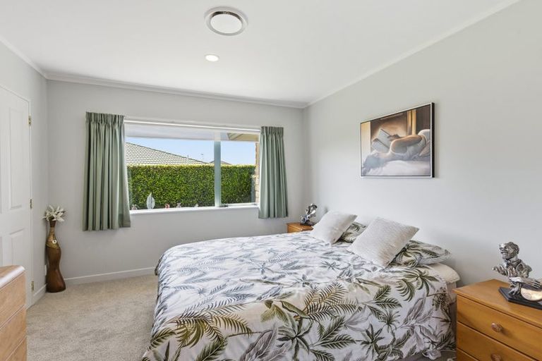 Photo of property in 100 Milne Drive, Paraparaumu, 5032