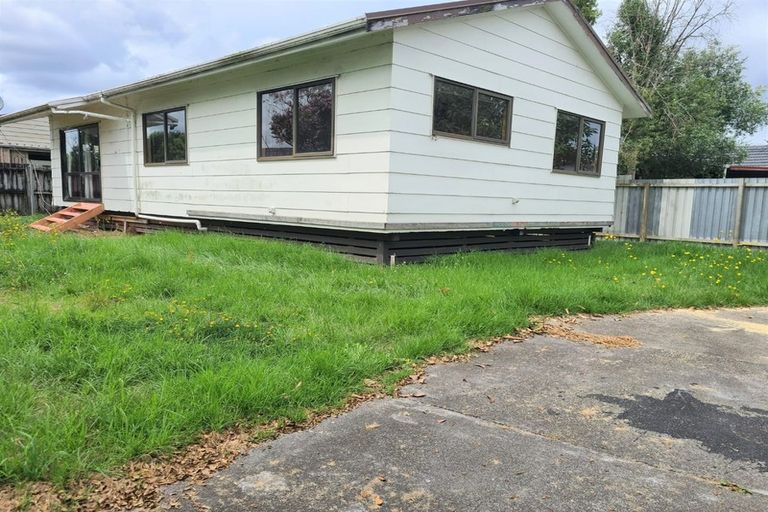 Photo of property in 2/25 Garelja Road, Henderson, Auckland, 0612