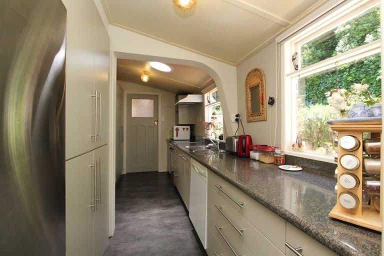 Photo of property in 10 Coote Road, Bluff Hill, Napier, 4110