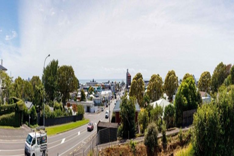 Photo of property in 87 Eliot Street, New Plymouth, 4310