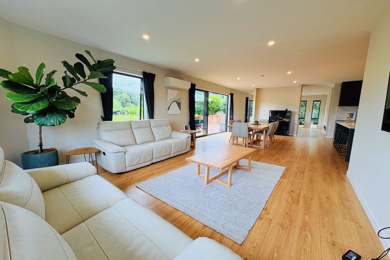 Photo of property in 11 Kahu Close, Orewa, 0931