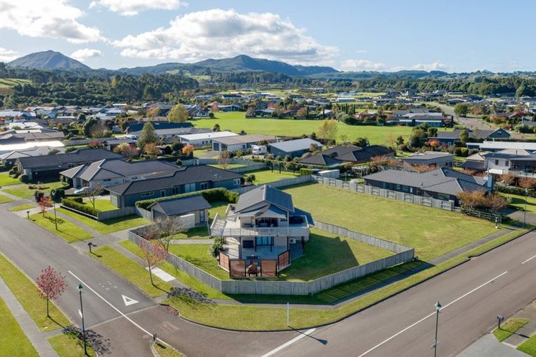 Photo of property in 136 Lisland Drive, Kinloch, Taupo, 3377